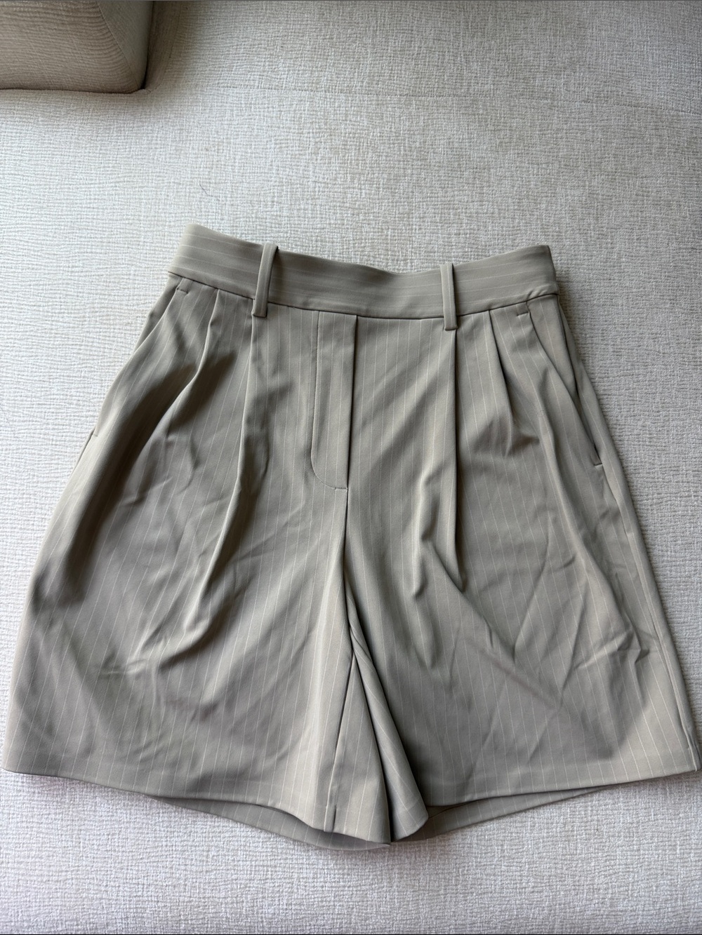lululemon athletica High-Waist Pleated Shorts 7”